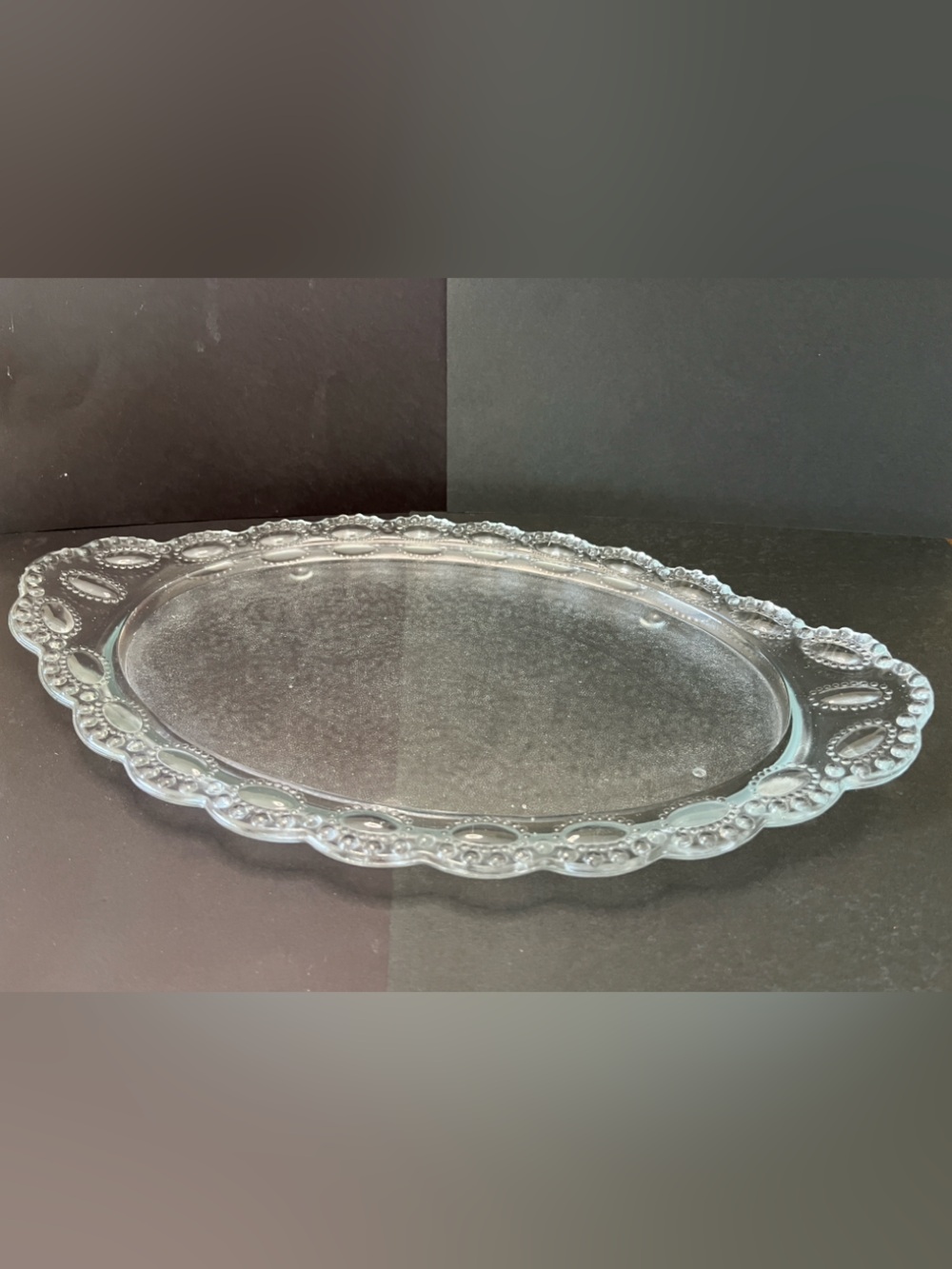 Vintage L.E. Smith Beaded Medallion Clear Glass Oval Vanity Tray 16”